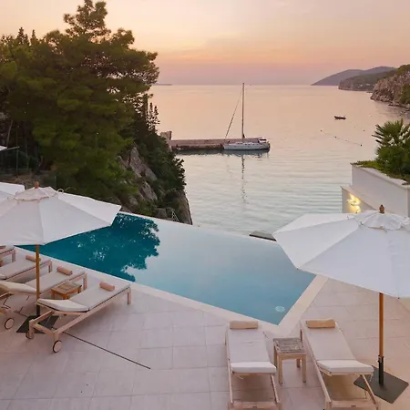 Willa Beautiful Crystalsea 2 With A Pool In Hvar *