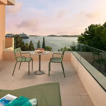 Willa Beautiful Crystalsea 2 With A Pool In Hvar